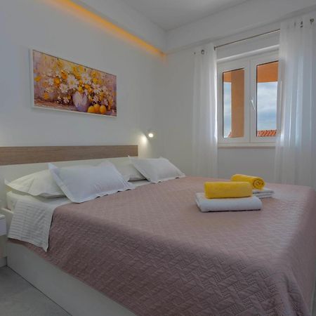 Apartments Tatjana Dominis Хвар Екстериор снимка