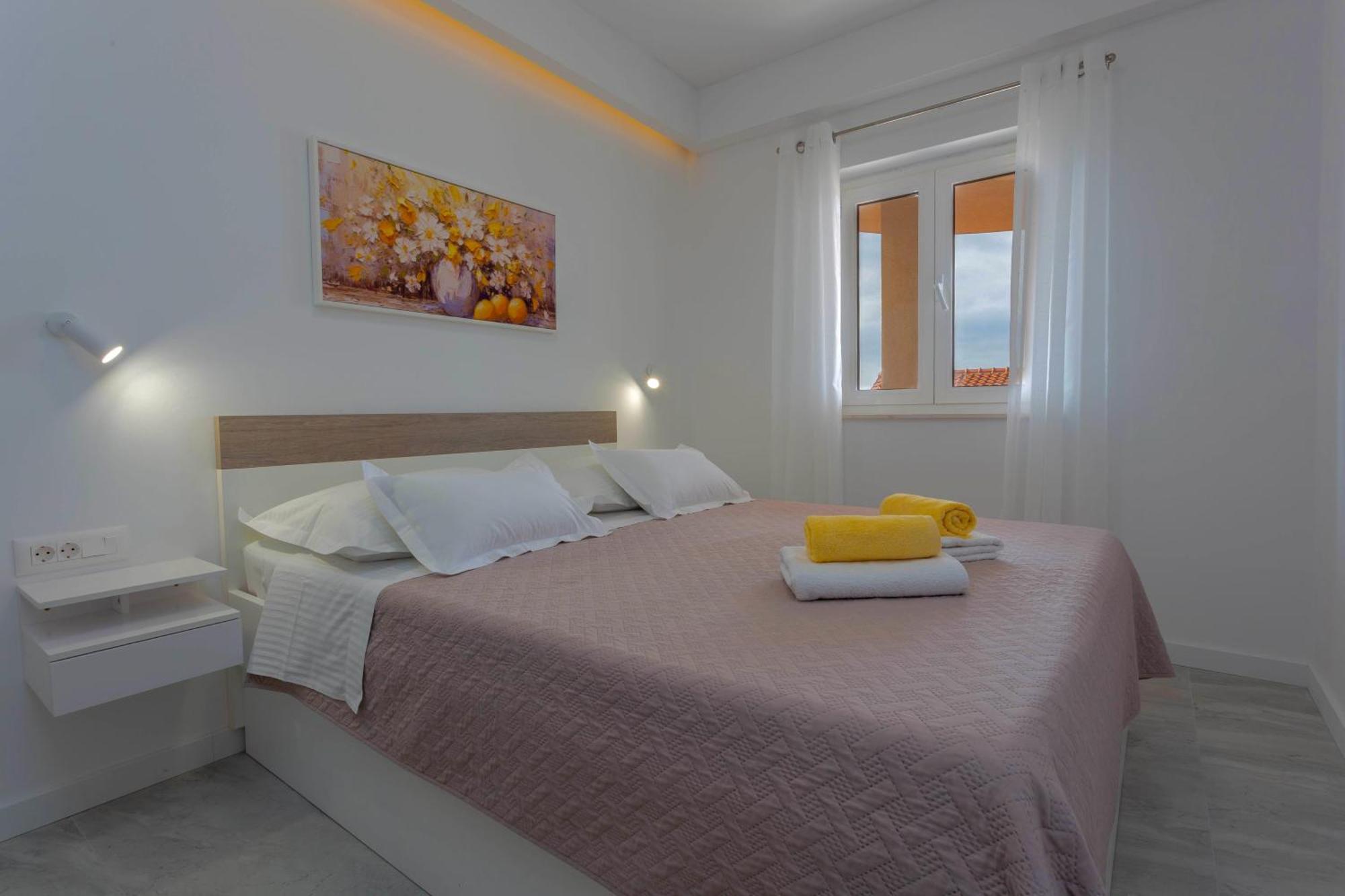 Apartments Tatjana Dominis Хвар Екстериор снимка