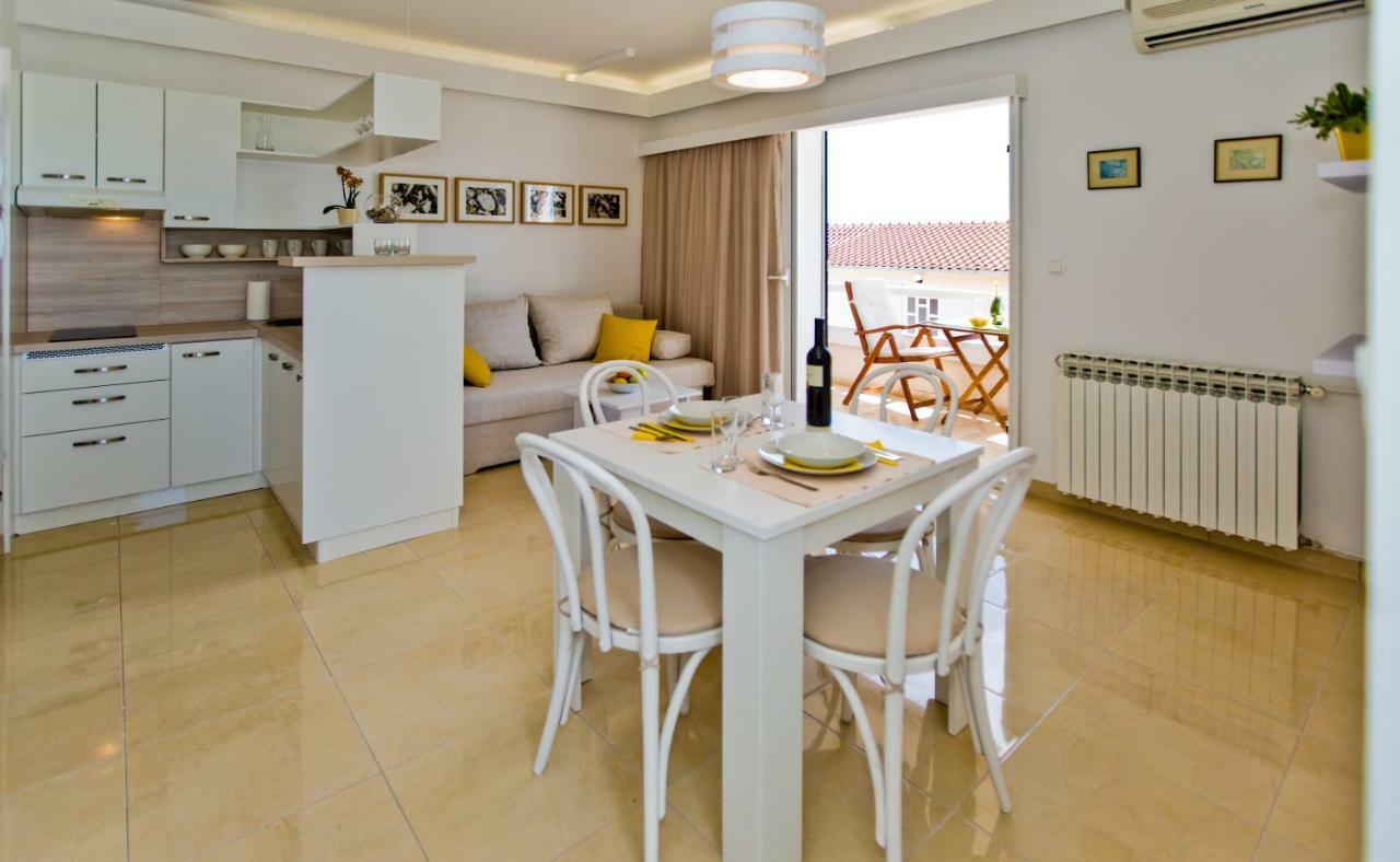 Apartments Tatjana Dominis Хвар Екстериор снимка