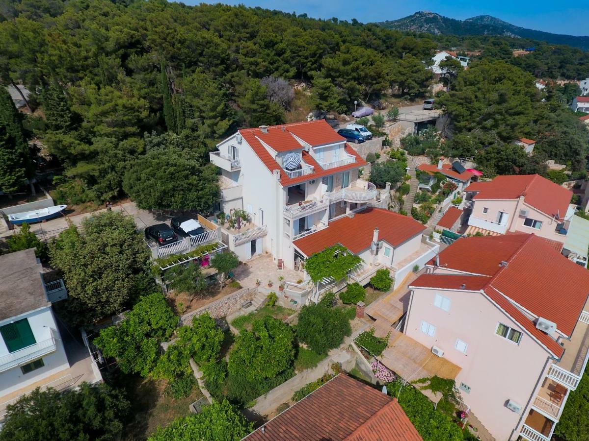 Apartments Tatjana Dominis Хвар Екстериор снимка