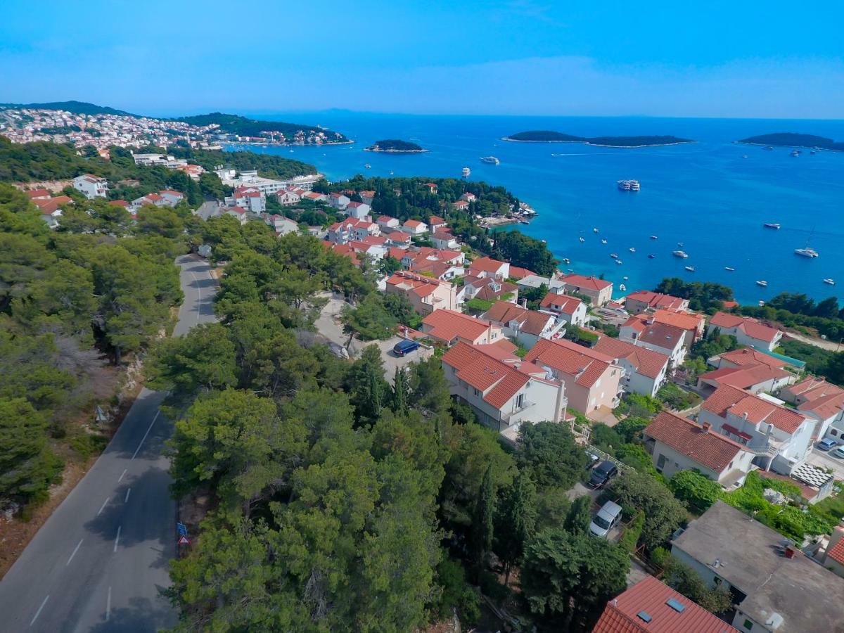 Apartments Tatjana Dominis Хвар Екстериор снимка