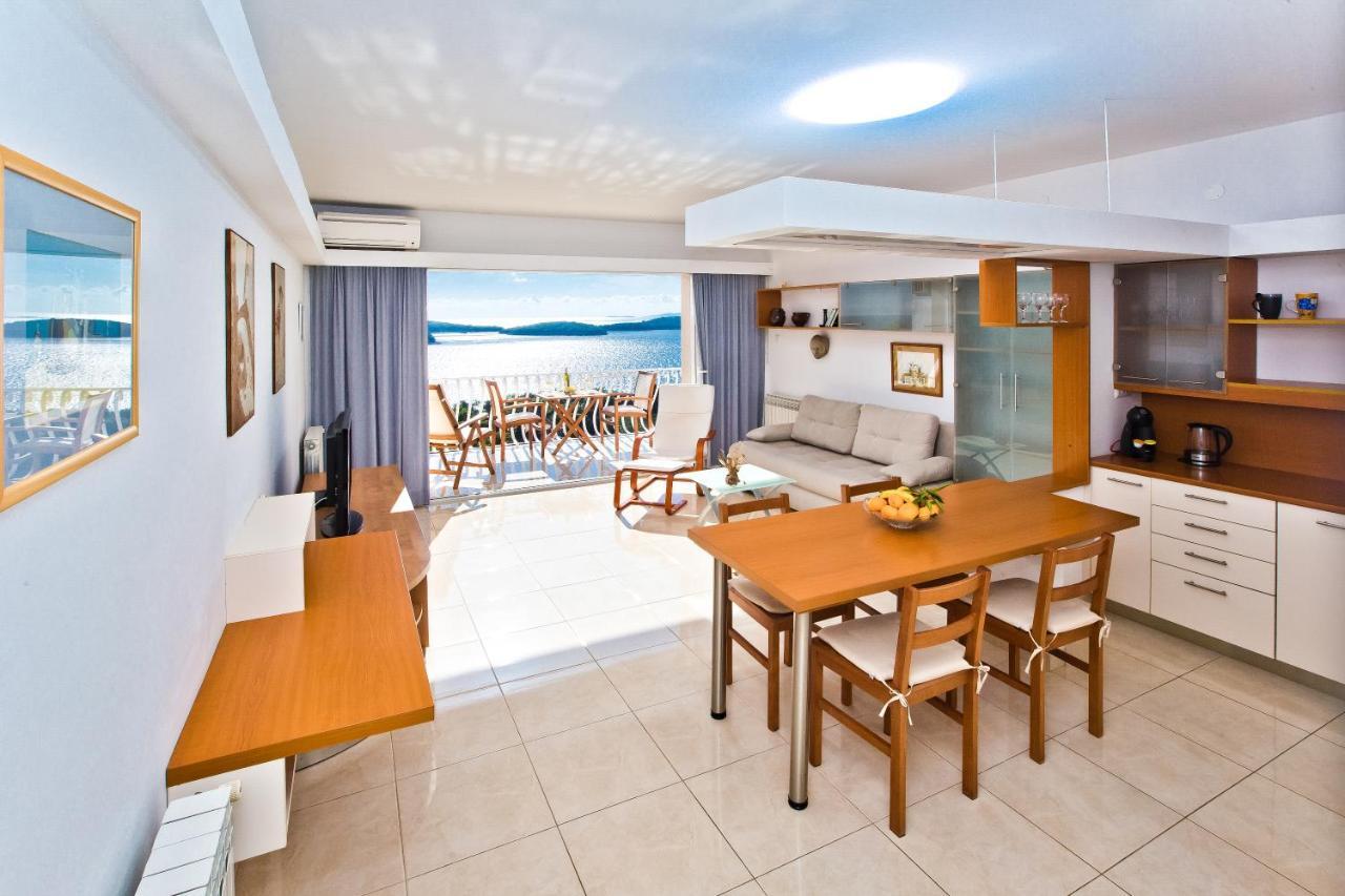 Apartments Tatjana Dominis Хвар Екстериор снимка